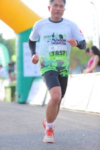 BIB: 1857
                            <button type="button" onclick="openModal(3652322)" class="btn btn-primary btn-sm float-right btn-popup" data-toggle="modal" data-target=".modal-high-quality">
                        <i class="fas fa-shopping-cart"></i> Add to Cart
                    </button>
                                            <button type="button" onclick="isThisMe(3652322, true)" class="btn btn-success btn-sm float-right btn-popup btn-isme hidden" data-toggle="tooltip" data-placement="bottom" title="นี่คือรูปของคุณใช่ไหม คลิกที่นี่เพื่อเอาเข้าอัลบั้ม">
                        <i class="fas fa-plus"></i> Add to album
                    </button>
                    <button type="button" onclick="isThisMe(3652322, false)" class="btn btn-warning btn-sm float-right btn-popup btn-isnotme hidden">
                        <i class="fas fa-ban"></i> Remove from album
                    </button>